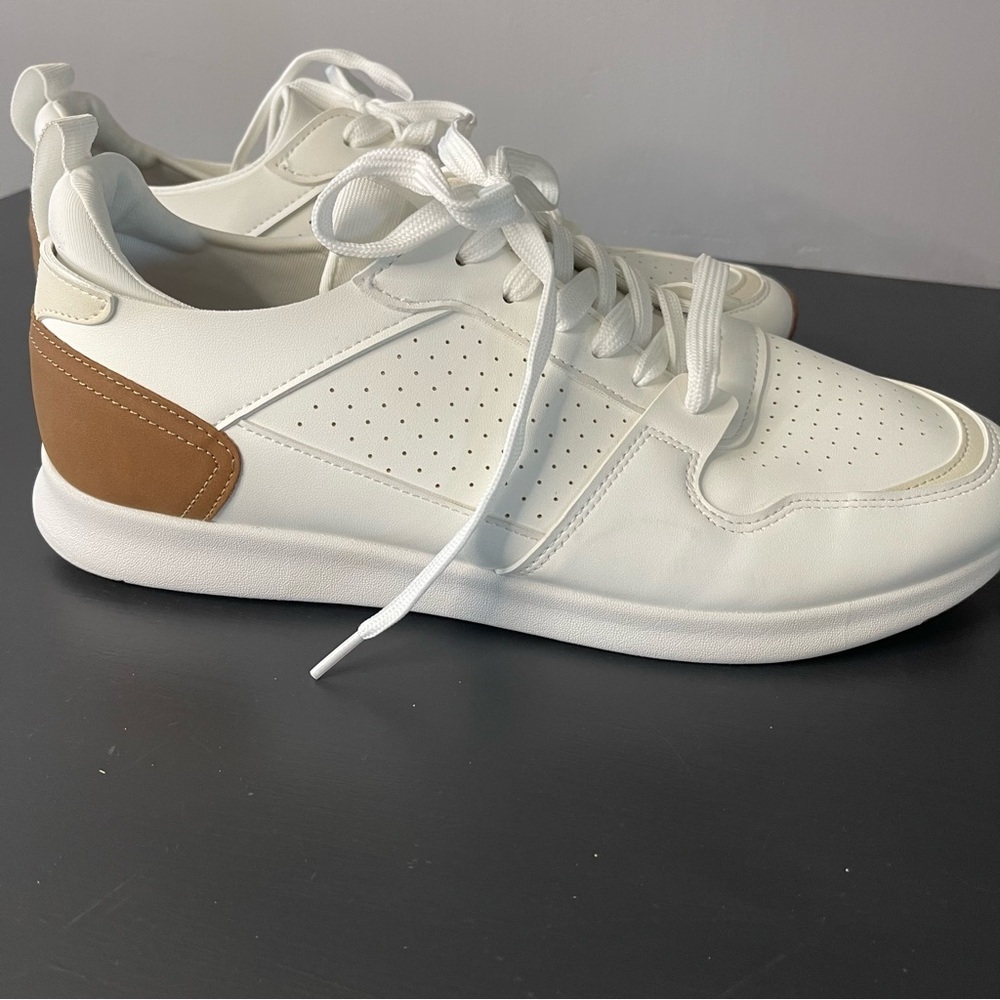 Steve Madden Men's Jogger Sneaker Lightweight Ortholite Cushioned Insole Size 11